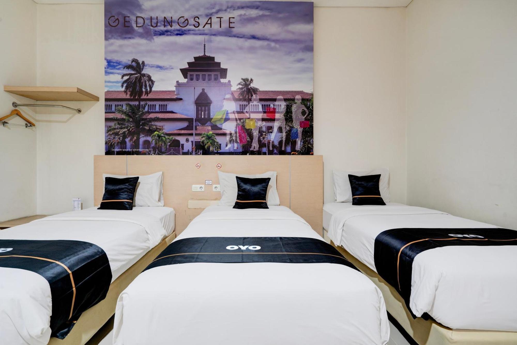 Townhouse Oak Cihampelas Near Ciwalk Formerly Promenade Hotel Bandung Extérieur photo